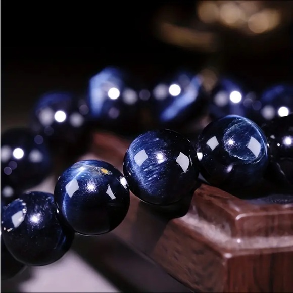 Gorgeous high-quality Blue Tigers Eye bracelets - Picture 3 of 9